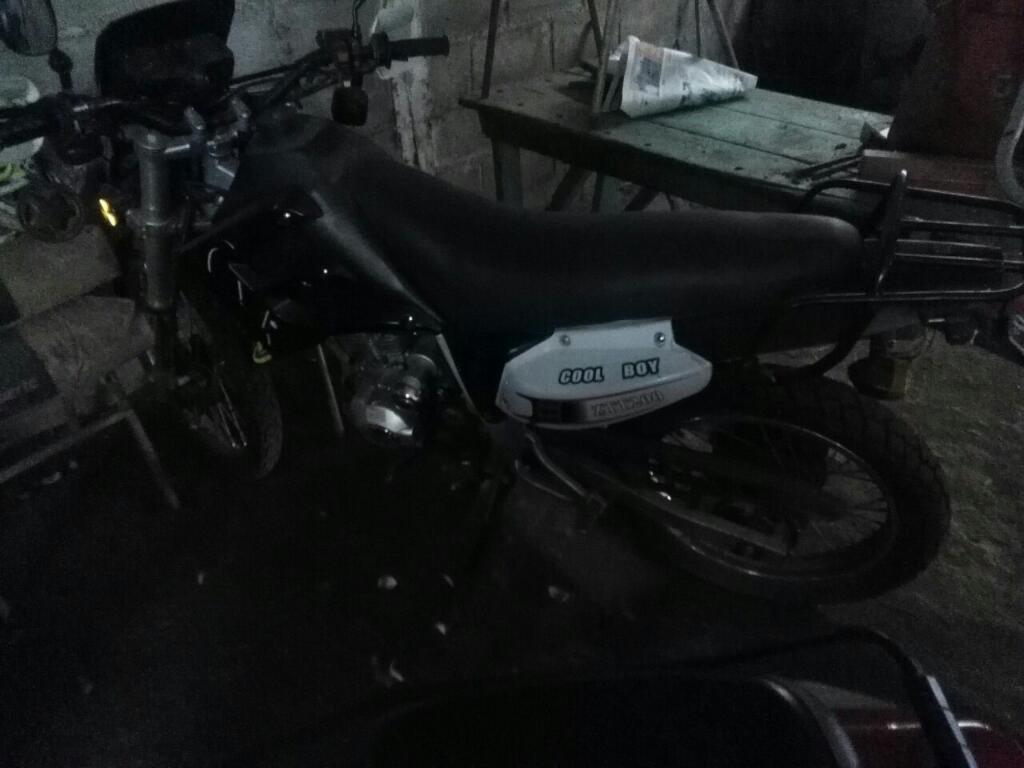 Vendo Moto Zanela 200