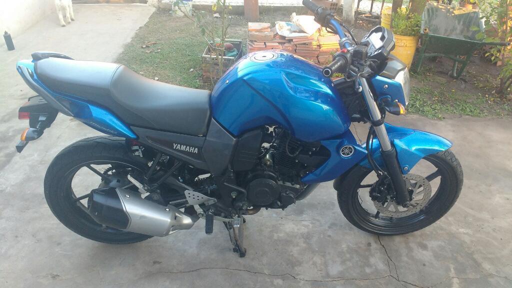 Vendo O Permuto Yamaha Fz