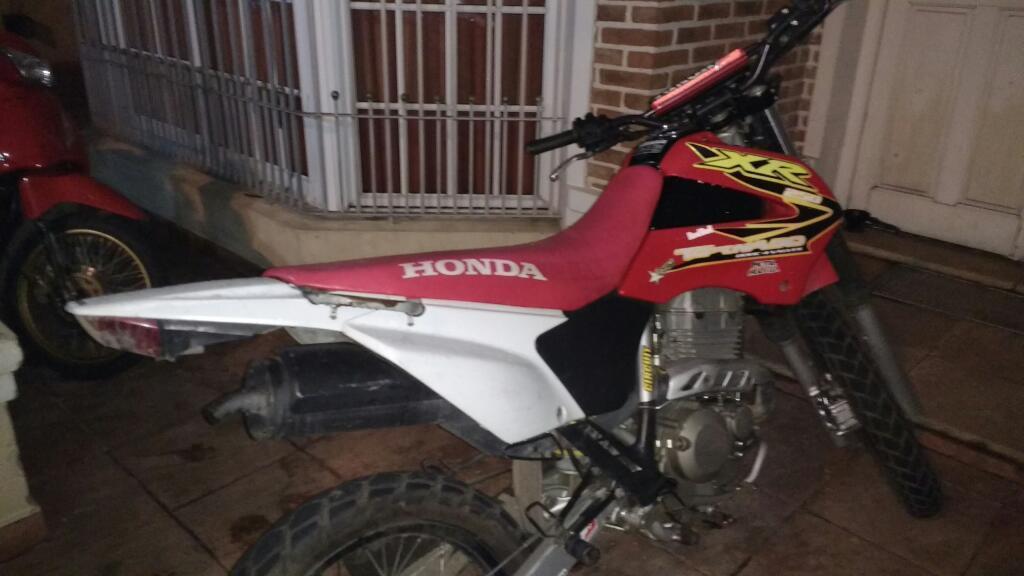 Vendo Permuto Honda Tornado 2005