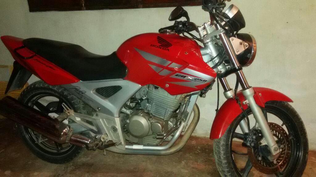 Vendo Honda Twister 250 Mod.2010