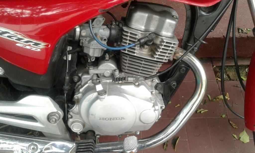 Vendo Honda Titan 150 cm mod 2006