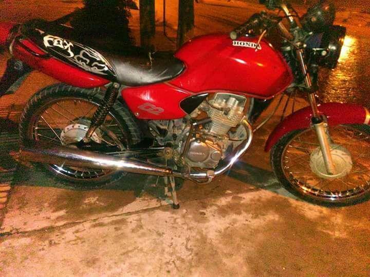 vendo o permuto x moto diferencia cg titan 2005 le funciona todo lista para transferir unico detalle patente extraviada