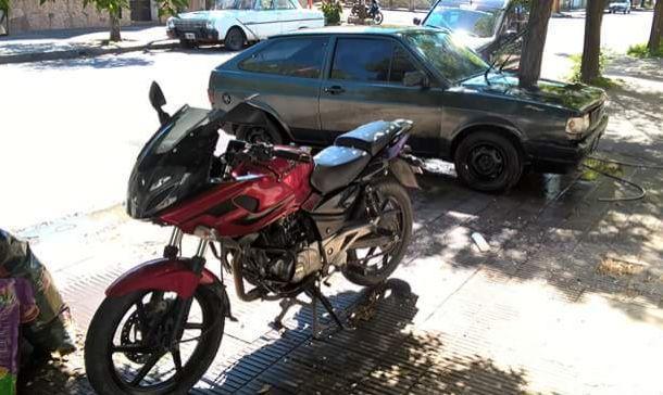 bajaj 220f no twister no ybr