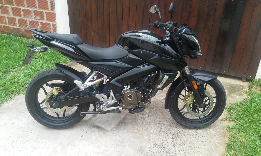 ROUSER NS 200 CC