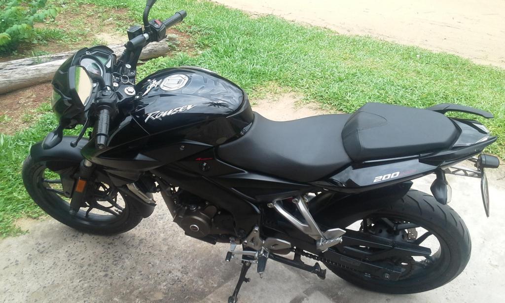 ROUSER NS 200 CC