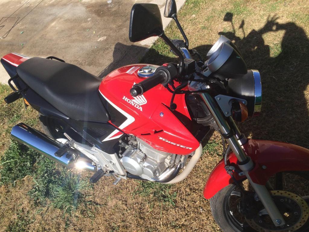 HONDA TWISTER CBX 250 2014 ESCUCHO OFERTAS DE CONTADO