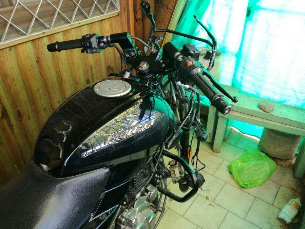 MOTO BAJAJ 22F modelo 2014 $25.000