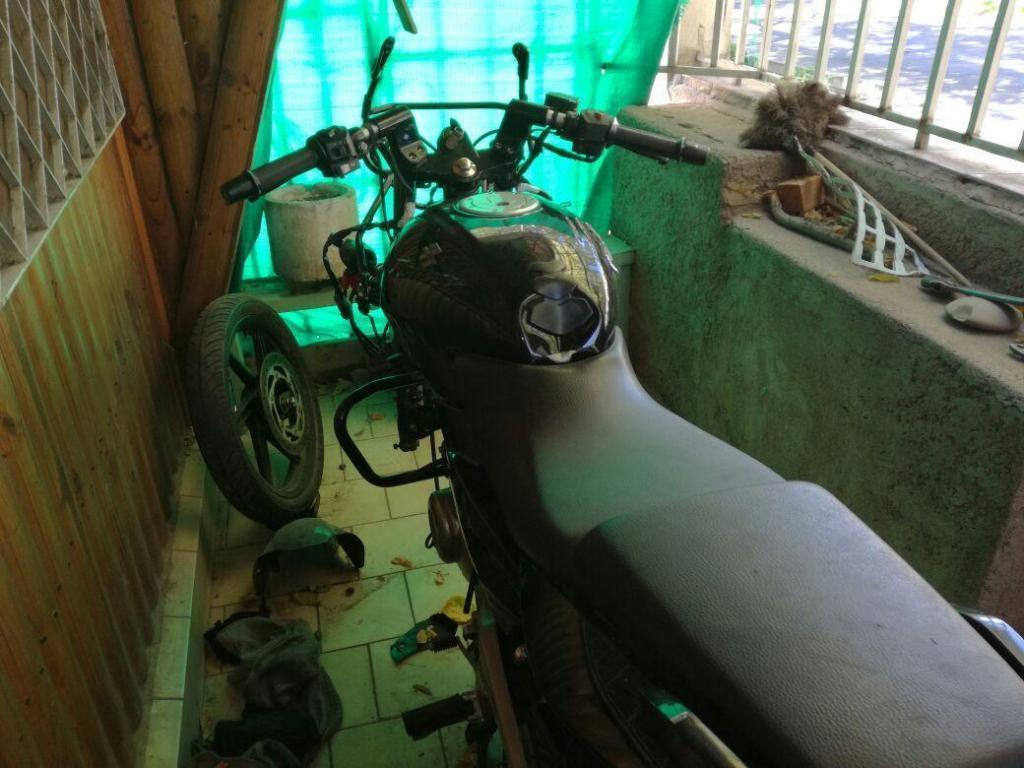 MOTO BAJAJ 22F modelo 2014 $25.000