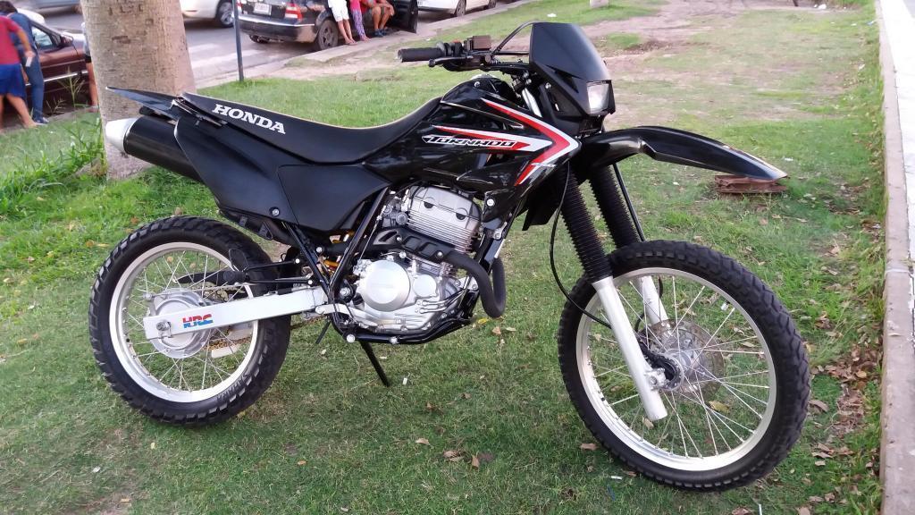 vendo honda tornado 2016