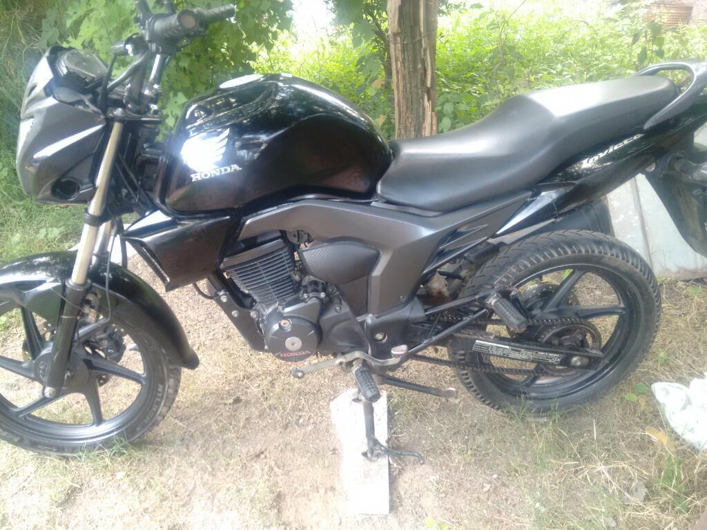 Moto Honda Invicta 2014