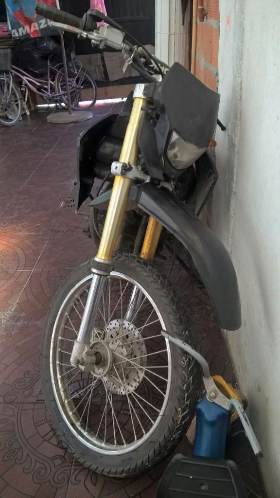 Moto con Papeles