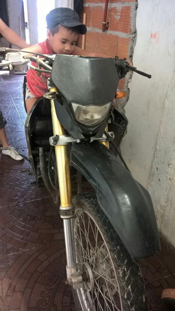 Moto con Papeles