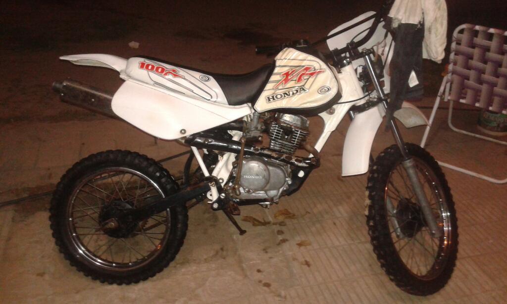 Honda Xr 100 Mod 99 con Todos Los Papele