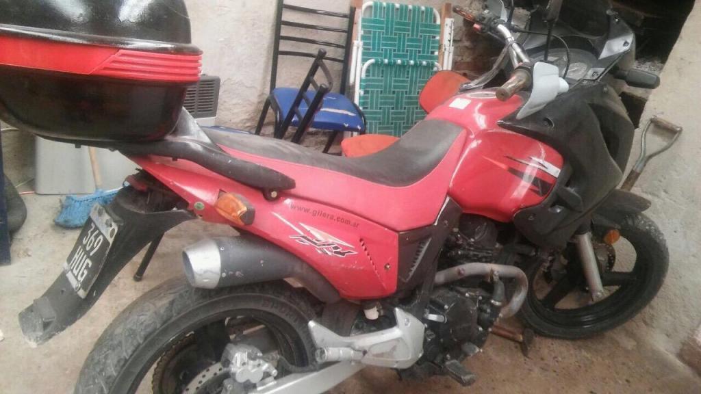 Moto Gilera 400 2011