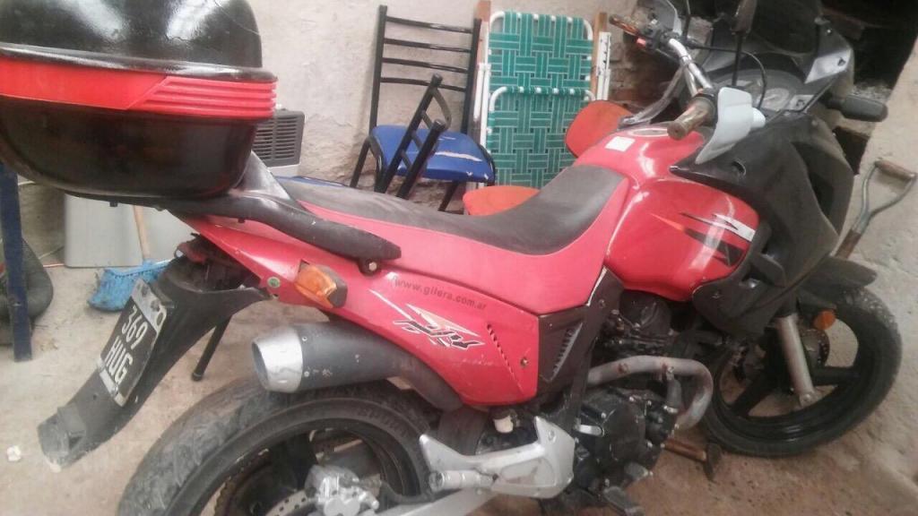 Moto Gilera 400 2011