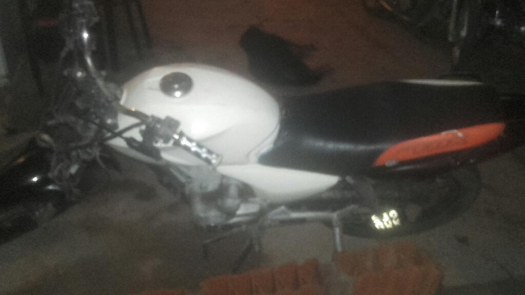 Vendo Moto Anda de Diez