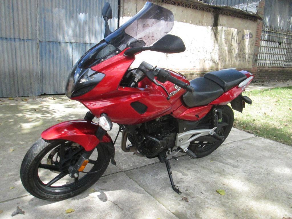 BAJAJ ROUSER 220F 2013