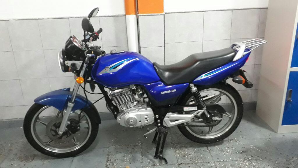 Hermosa Suzuki 125 en 2013