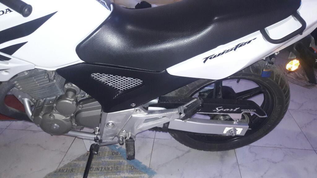 Vendo Permuto por Honda Titan 150cc