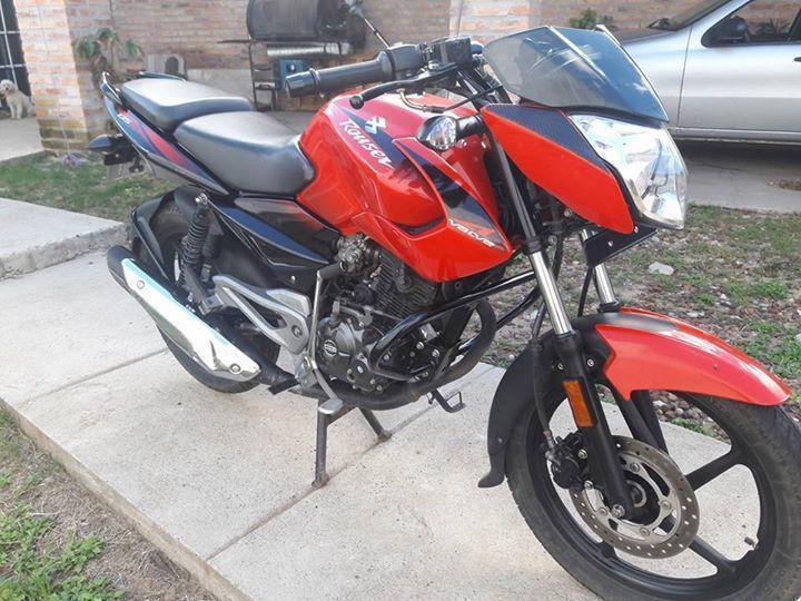 Vendo Bajaj Rouse 135cc impecable modelo 2015