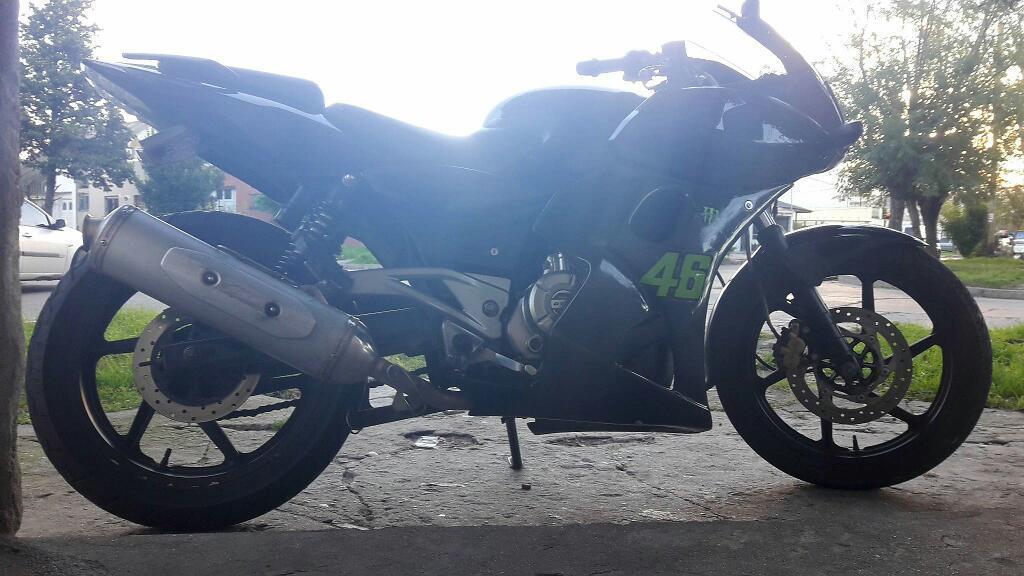 Vendo O Permuto Bajaj Rouser 220f