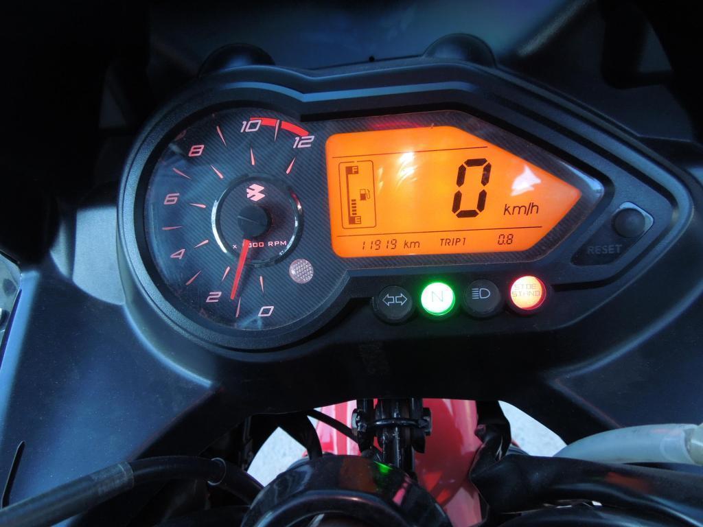 BAJAJ 220 F 2013