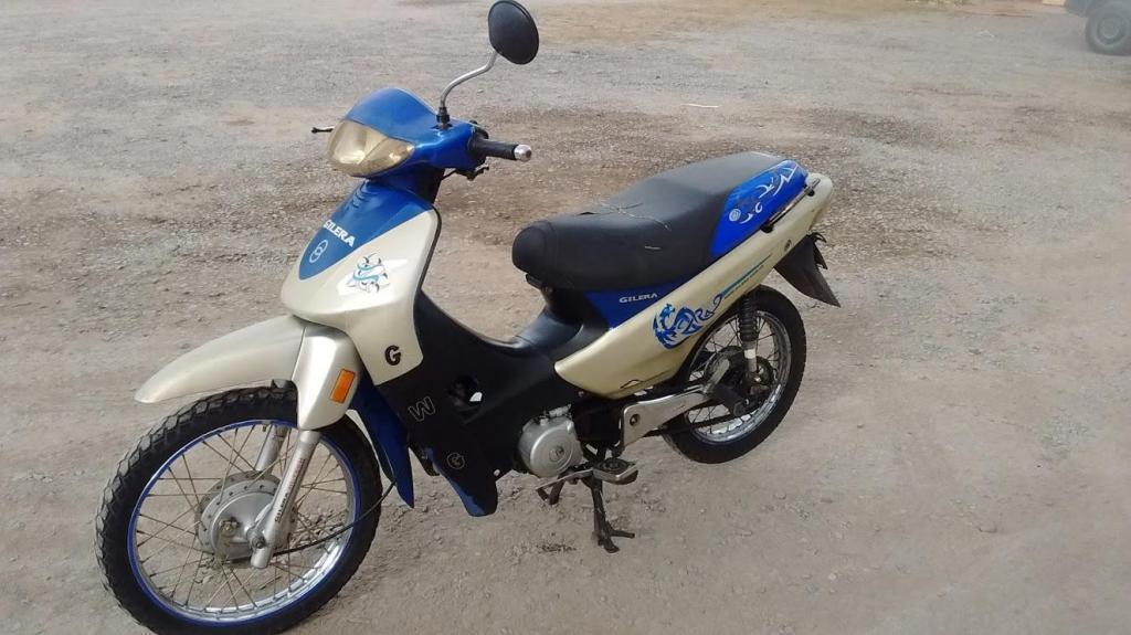 vendo moto 110 muy bien cuidada