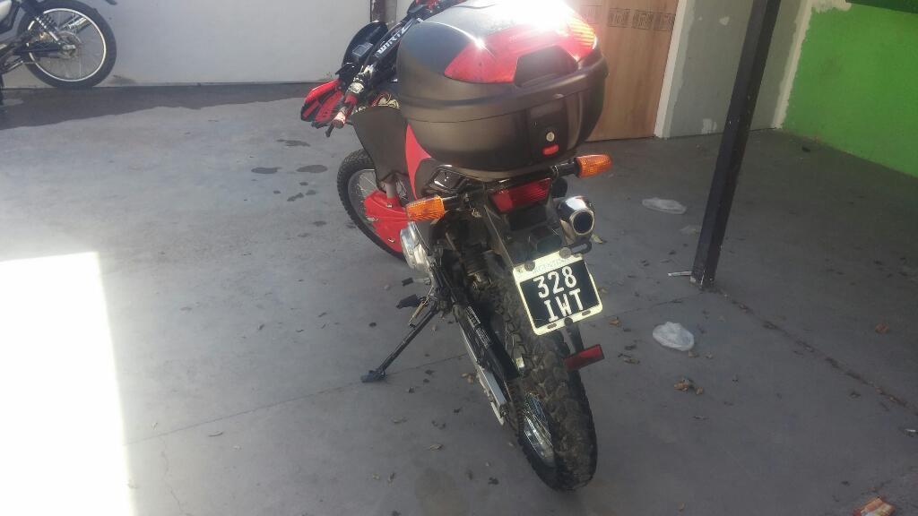 Vendo Moto Xr 125 Modelo 2013