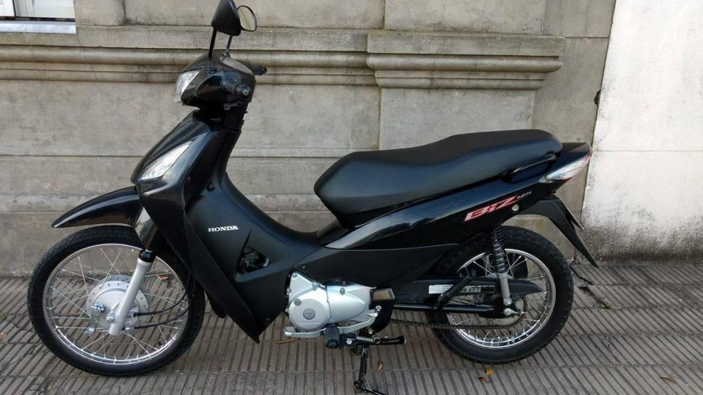 VENDO!! HONDA BIZ 125 AÑO 2015 IMPECABLE!!!