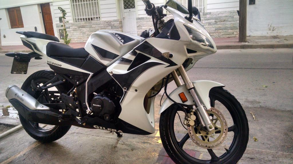 MOTO GILERA VC200 2015