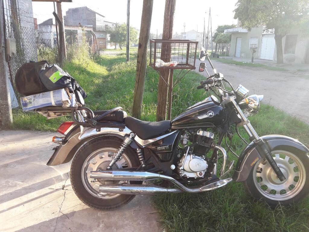 Vendo O Permuto Motomel Custom 200cc