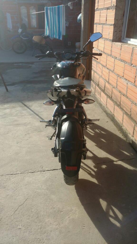 Vendo Rouser Ns200.2016