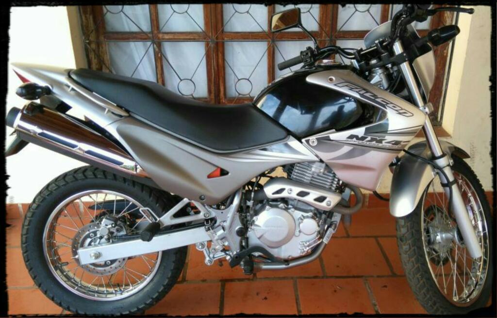 Vendo Falcon 400 Impecable 09 con 15000k