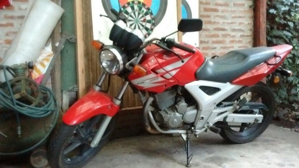 Moto Honda Twister 2013 Negociable