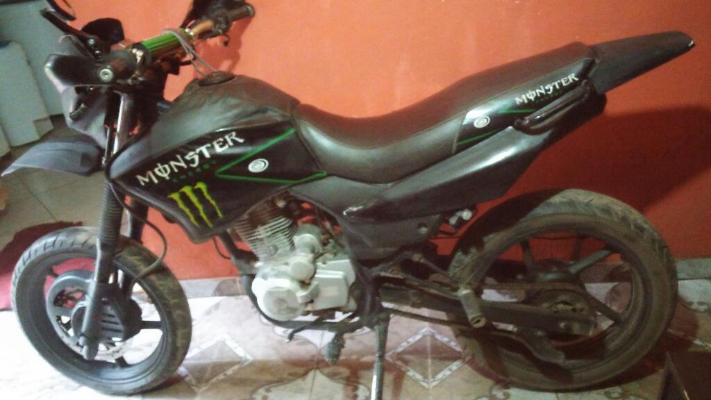Vendo Moto Ya. Estilo Motard