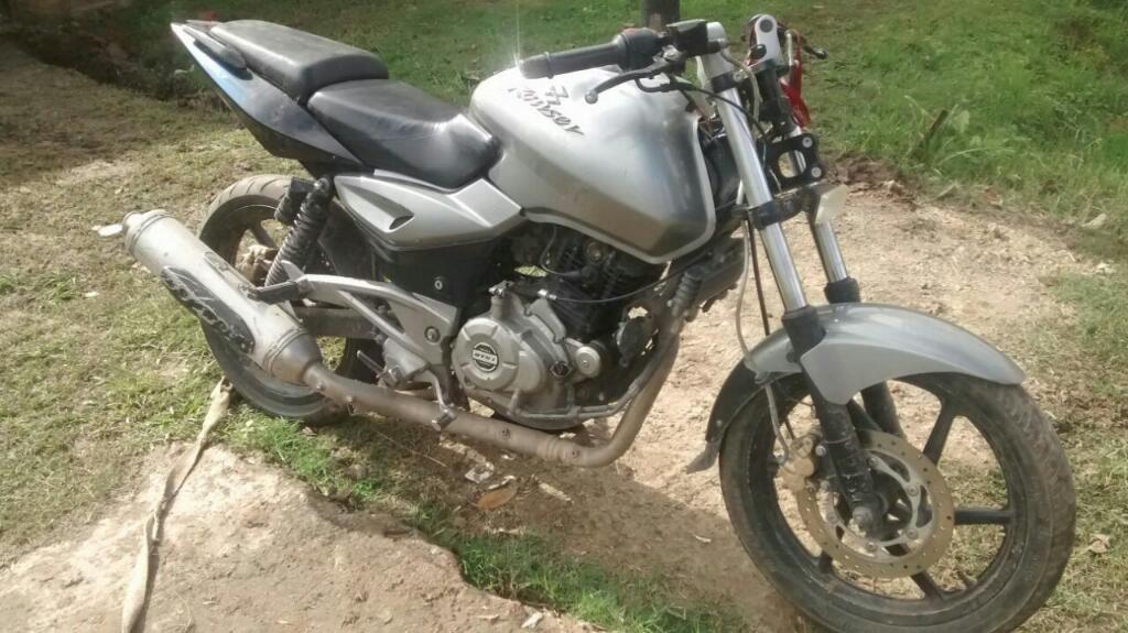 Vendo O Canjeo Rouser F220