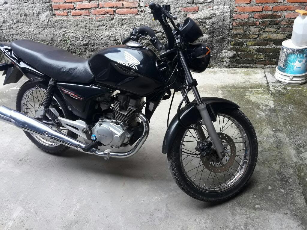 Honda Cg Titan 150 .recibo Moto Chica