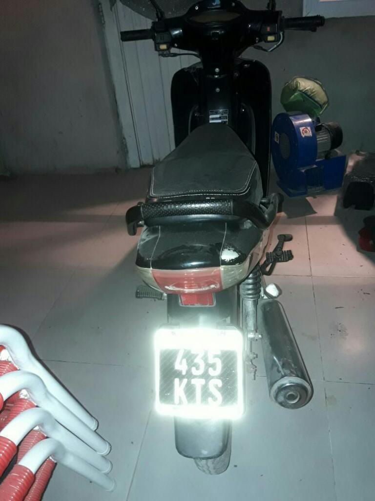 Vendo Moto 110 Un Año de Uso