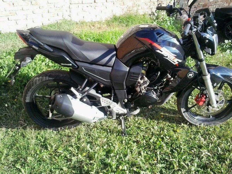 UNICA EN SU ESTADO CON SOLO 1500KMS. VENDO MOTOMEL SIRIUS 200