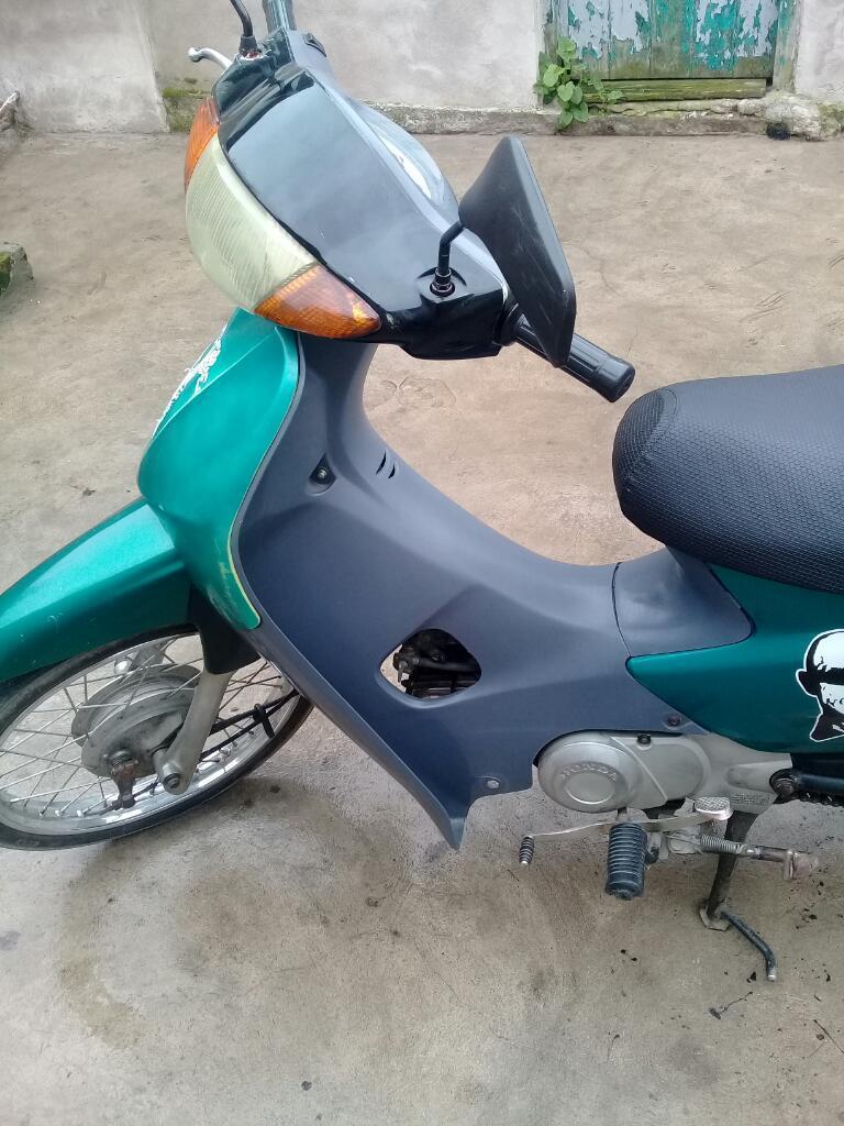 Vendo Honda Biz Inpecable con Todos Pape