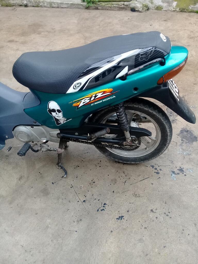 Vendo Honda Biz Inpecable con Todos Pape