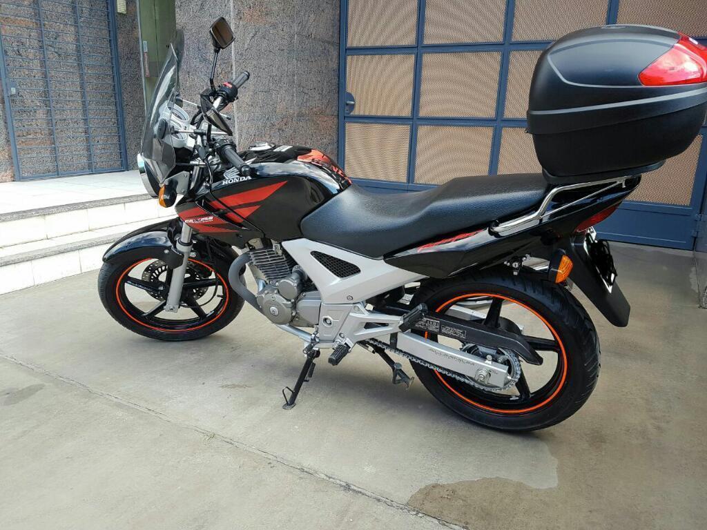 Honda Twister Impecable 2011