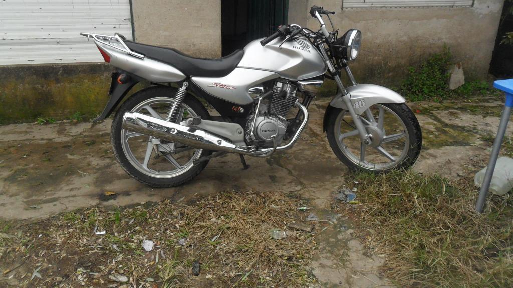 Honda strom md 2008 motor nuevo muy linda .tomo 110 y diferencia ami favor ?