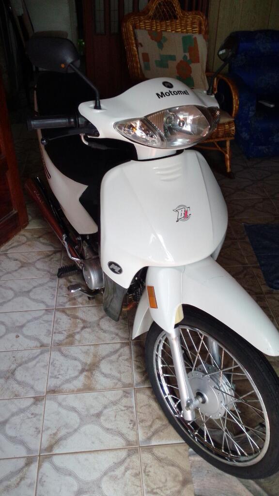Vendo Moto Motomel 110