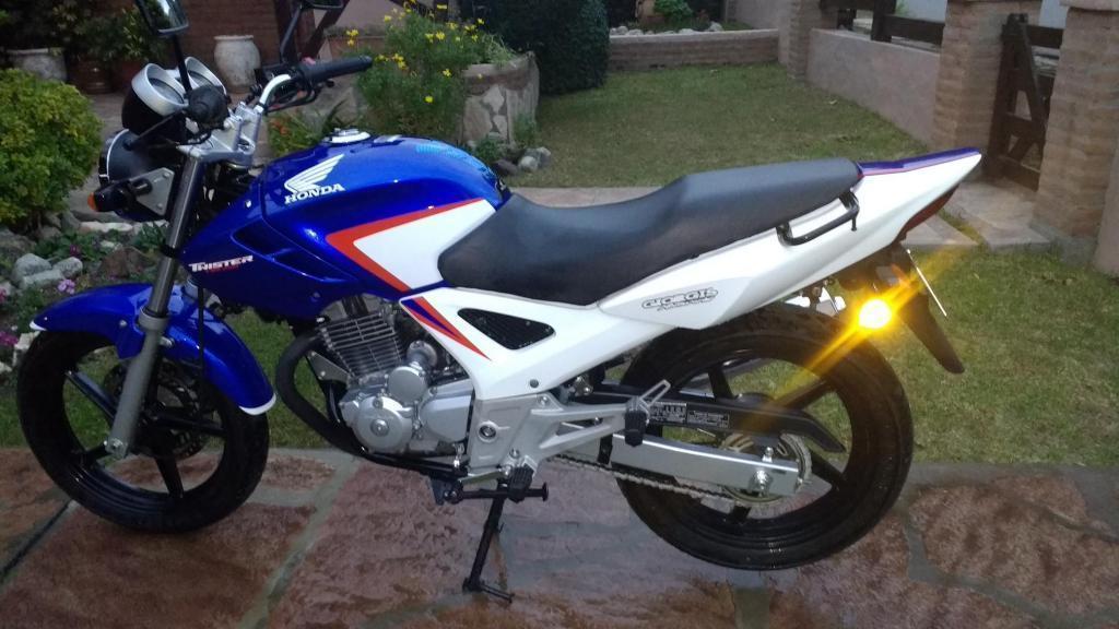 Vendo Honda 250cc Twister modelo 2014