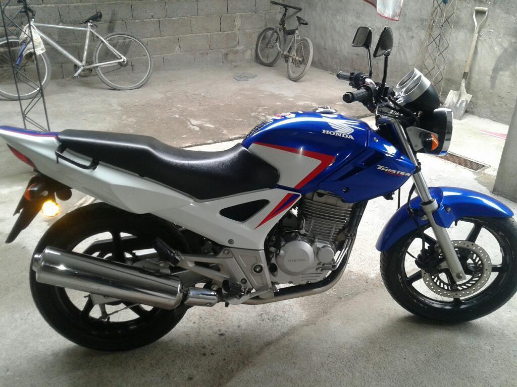 Vendo Honda Twister Impecable!!!!! 2014