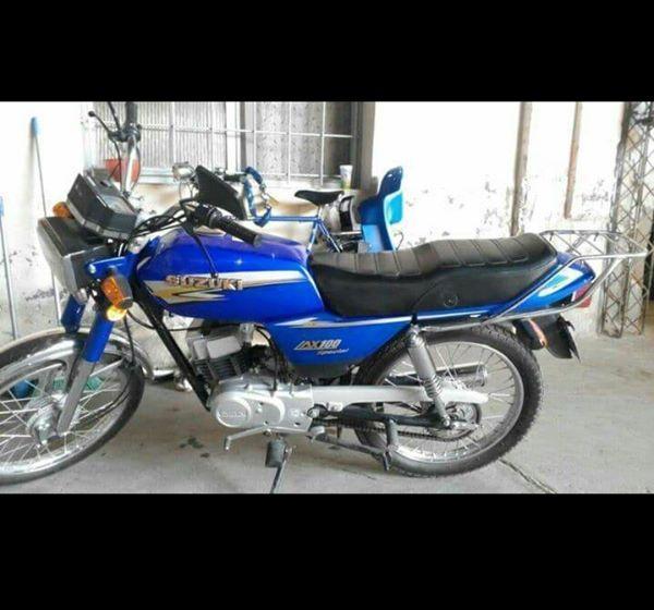 Vendo moto Suzuki ax100