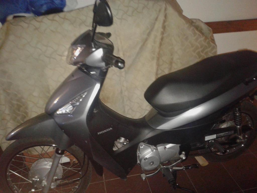 honda biz 2013 al dia 23000$