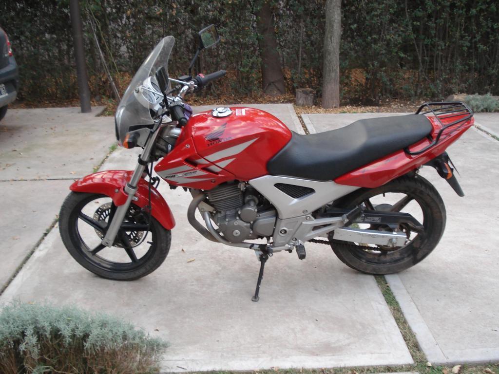 VENDO HONDA TWISTER CBX 250 ROJA MOD.2011 IMPECABLE