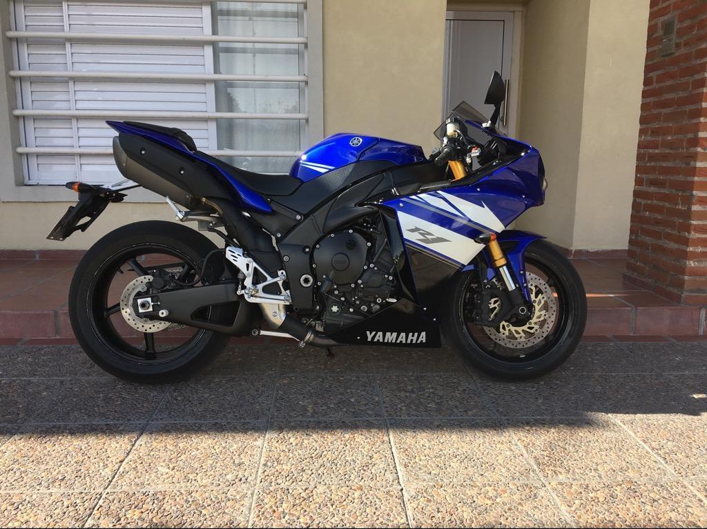 Vendo Yamaha R1 Modelo 2011 Unica Mano